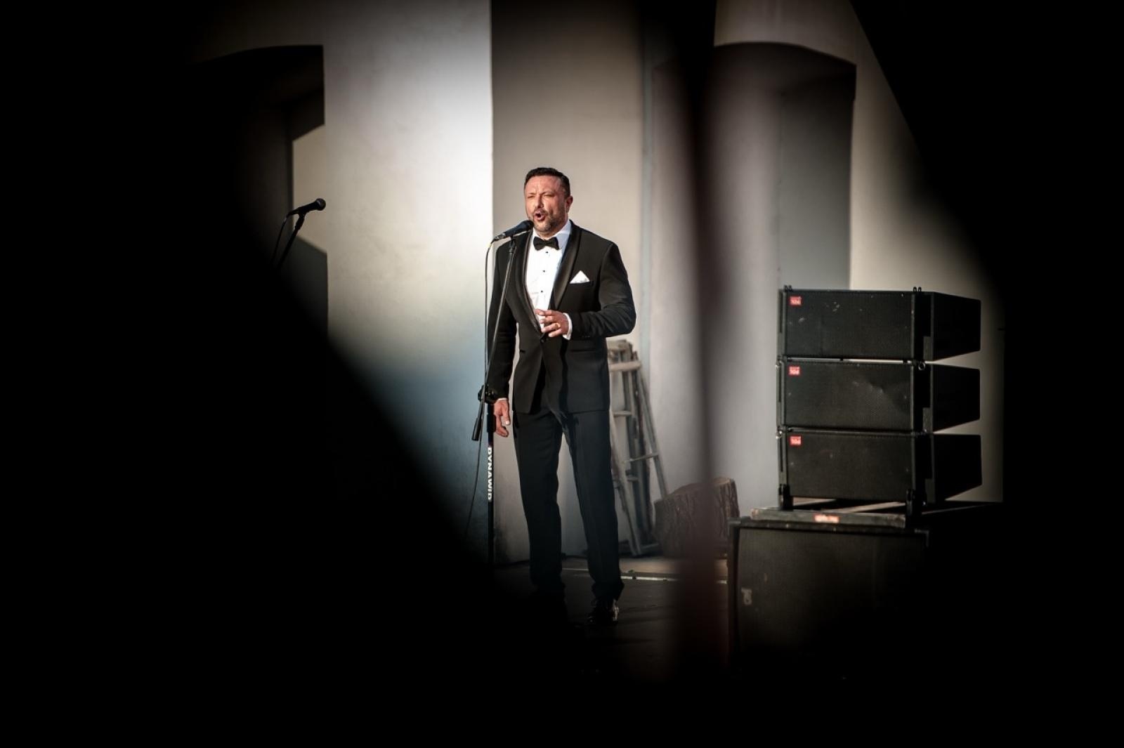 Zdjęcie w galerii na portalu naszraciborz.pl: Trzej tenorzy Vincero porwali publiczność na Zamku Piastowskim [FOTO i WIDEO] wiadomości z regionu