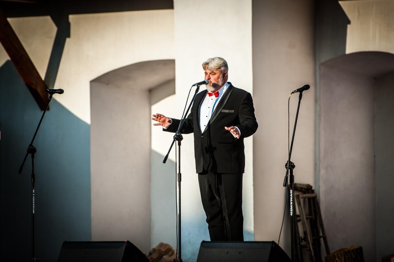 Zdjęcie w galerii na portalu naszraciborz.pl: Trzej tenorzy Vincero porwali publiczność na Zamku Piastowskim [FOTO i WIDEO] wiadomości z regionu