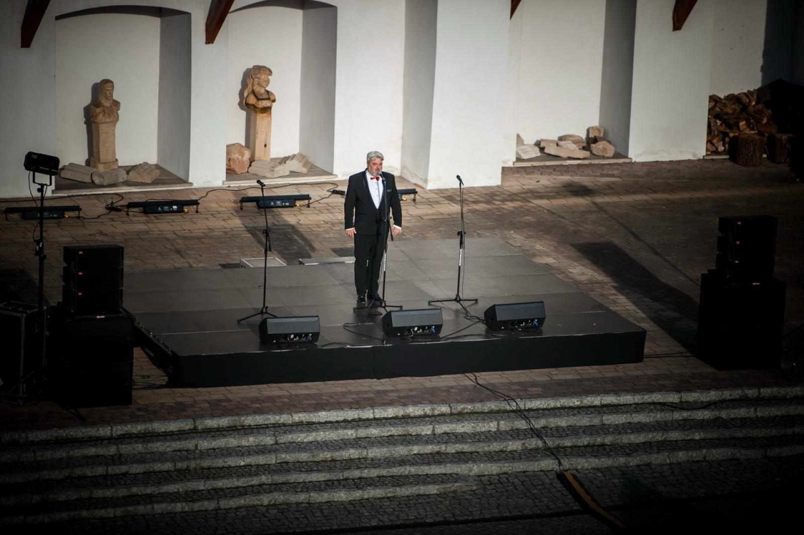 Zdjęcie w galerii na portalu naszraciborz.pl: Trzej tenorzy Vincero porwali publiczność na Zamku Piastowskim [FOTO i WIDEO] wiadomości z regionu