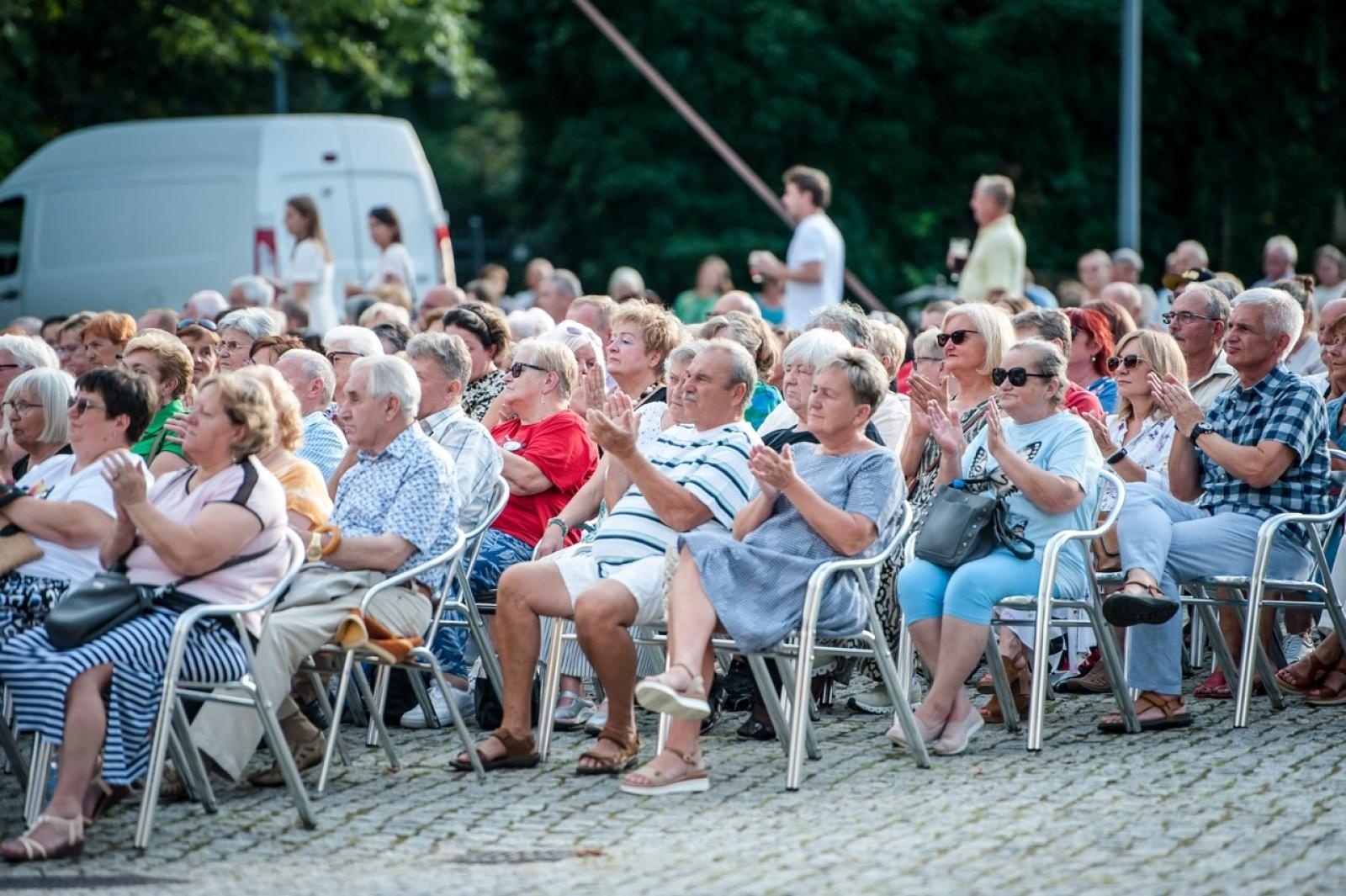 Zdjęcie w galerii na portalu naszraciborz.pl: Trzej tenorzy Vincero porwali publiczność na Zamku Piastowskim [FOTO i WIDEO] wiadomości z regionu