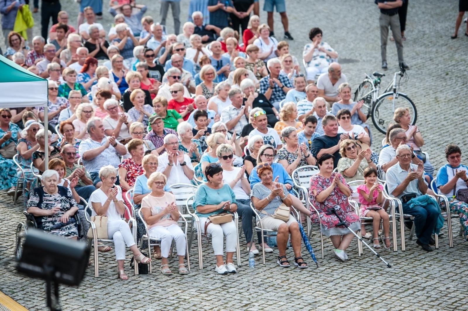 Zdjęcie w galerii na portalu naszraciborz.pl: Trzej tenorzy Vincero porwali publiczność na Zamku Piastowskim [FOTO i WIDEO] wiadomości z regionu