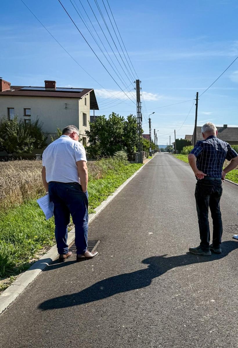 Zdjęcie w galerii na portalu naszraciborz.pl: Siedem dróg w siedmiu miejscowościach. Gmina Krzyżanowice zakończyła wielką inwestycję drogową i planuje kolejną wiadomości z regionu