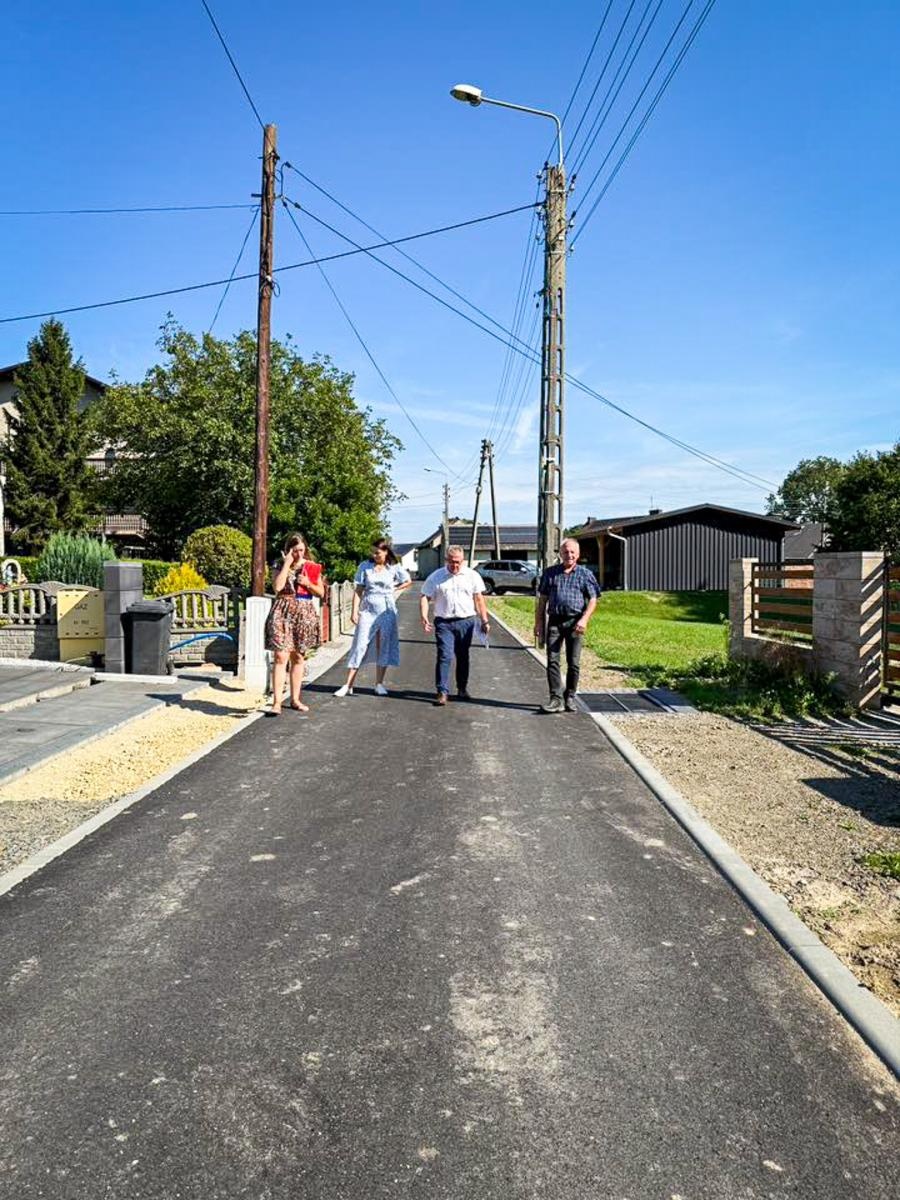 Zdjęcie w galerii na portalu naszraciborz.pl: Siedem dróg w siedmiu miejscowościach. Gmina Krzyżanowice zakończyła wielką inwestycję drogową i planuje kolejną wiadomości z regionu