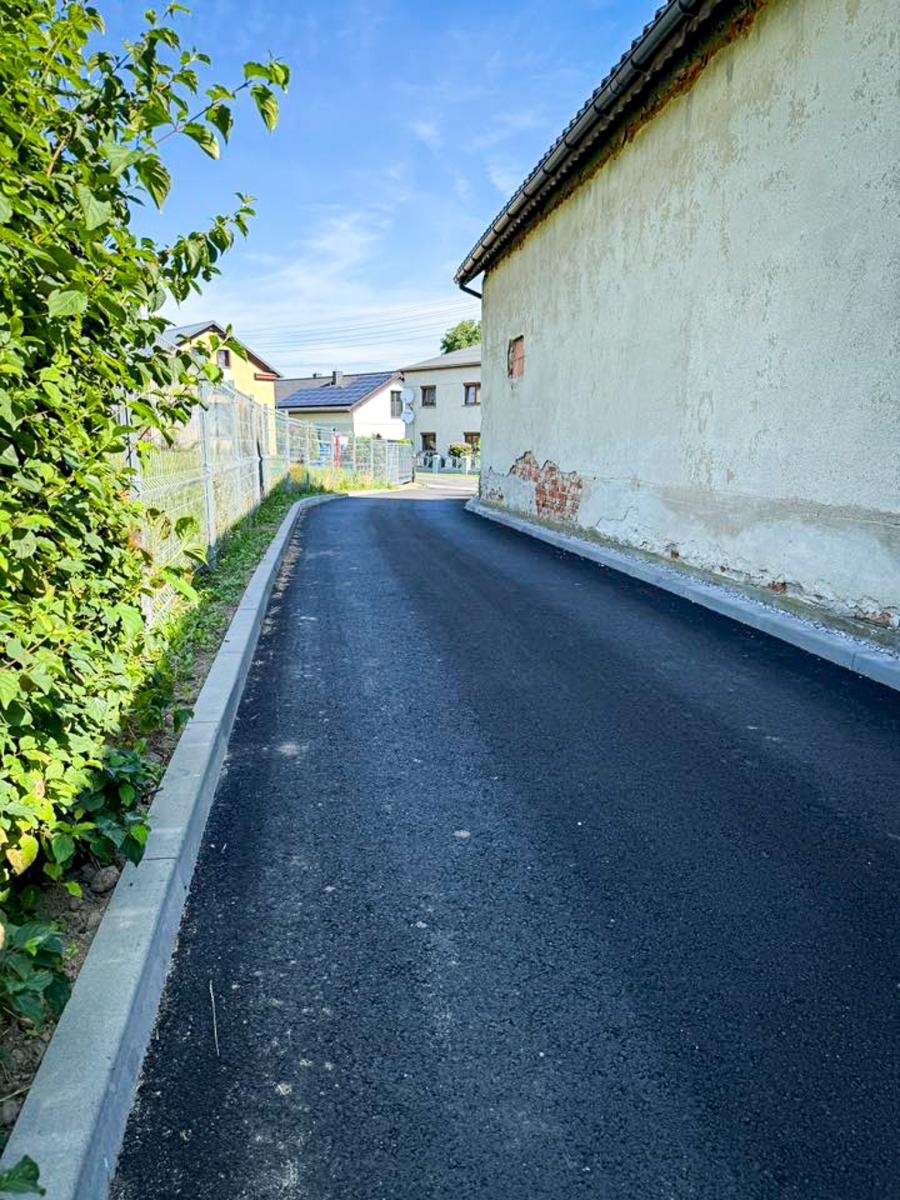 Zdjęcie w galerii na portalu naszraciborz.pl: Siedem dróg w siedmiu miejscowościach. Gmina Krzyżanowice zakończyła wielką inwestycję drogową i planuje kolejną wiadomości z regionu