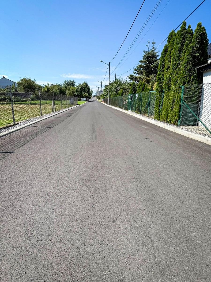 Zdjęcie w galerii na portalu naszraciborz.pl: Siedem dróg w siedmiu miejscowościach. Gmina Krzyżanowice zakończyła wielką inwestycję drogową i planuje kolejną wiadomości z regionu