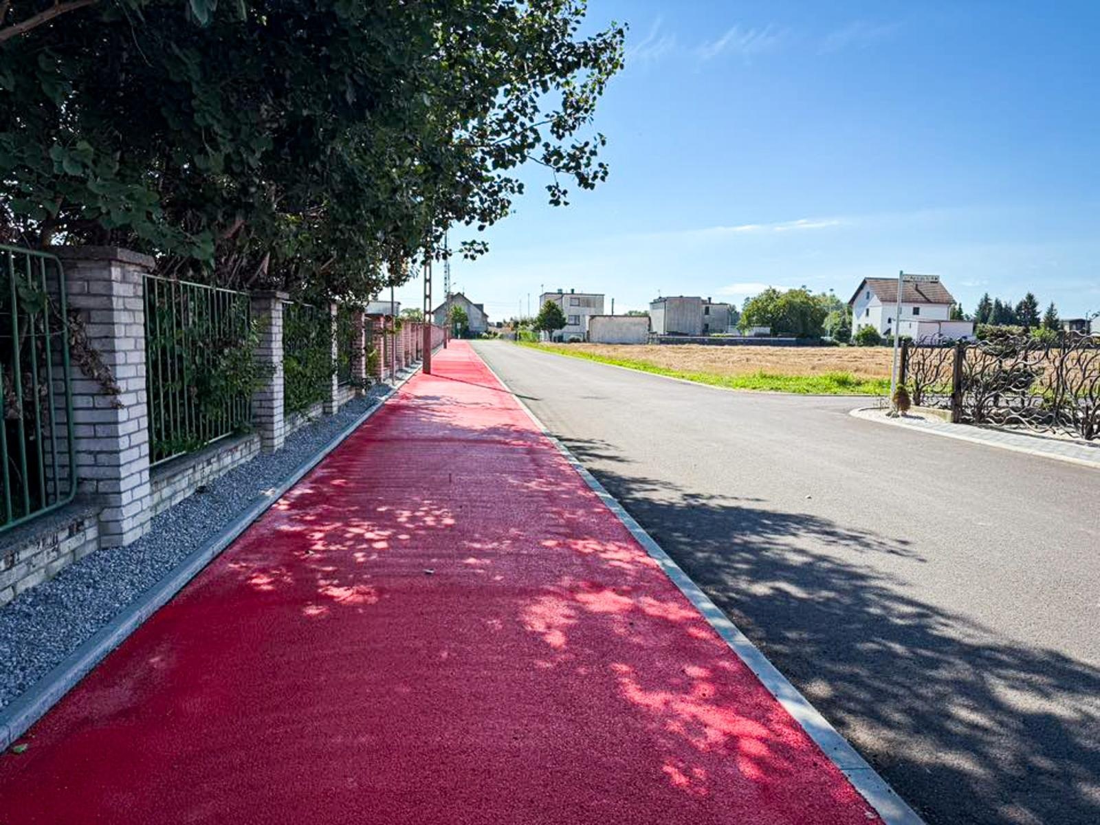 Zdjęcie w galerii na portalu naszraciborz.pl: Siedem dróg w siedmiu miejscowościach. Gmina Krzyżanowice zakończyła wielką inwestycję drogową i planuje kolejną wiadomości z regionu