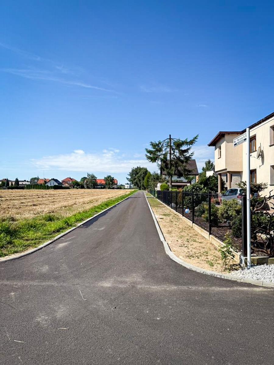 Zdjęcie w galerii na portalu naszraciborz.pl: Siedem dróg w siedmiu miejscowościach. Gmina Krzyżanowice zakończyła wielką inwestycję drogową i planuje kolejną wiadomości z regionu