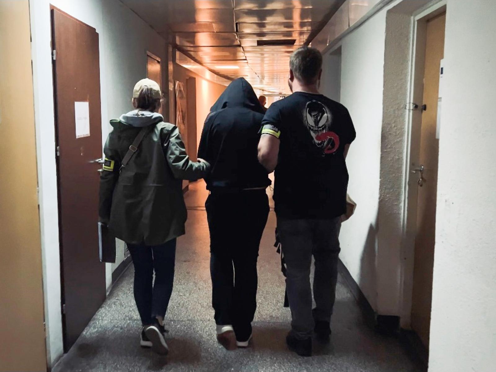 Zdjęcie w galerii na portalu naszraciborz.pl: Kolejny cios w zorganizowaną grupę przestępczą – pięć osób zatrzymanych za nielegalne odpady i pranie brudnych pieniędzy wiadomości z regionu