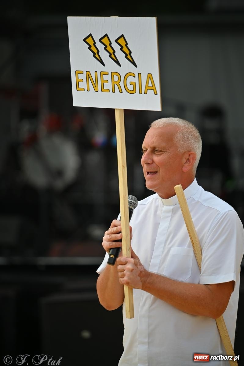 Zdjęcie w galerii na portalu naszraciborz.pl: Trzeci festyn parafialny w Raciborzu-Brzeziu – rodzinne święto z udziałem gości z całego województwa - relacja na bis! wiadomości z regionu