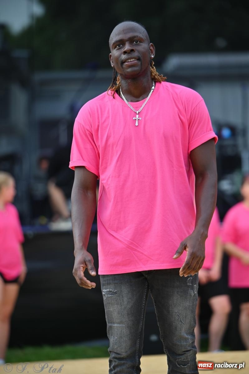 Zdjęcie w galerii na portalu naszraciborz.pl: Trzeci festyn parafialny w Raciborzu-Brzeziu – rodzinne święto z udziałem gości z całego województwa - relacja na bis! wiadomości z regionu