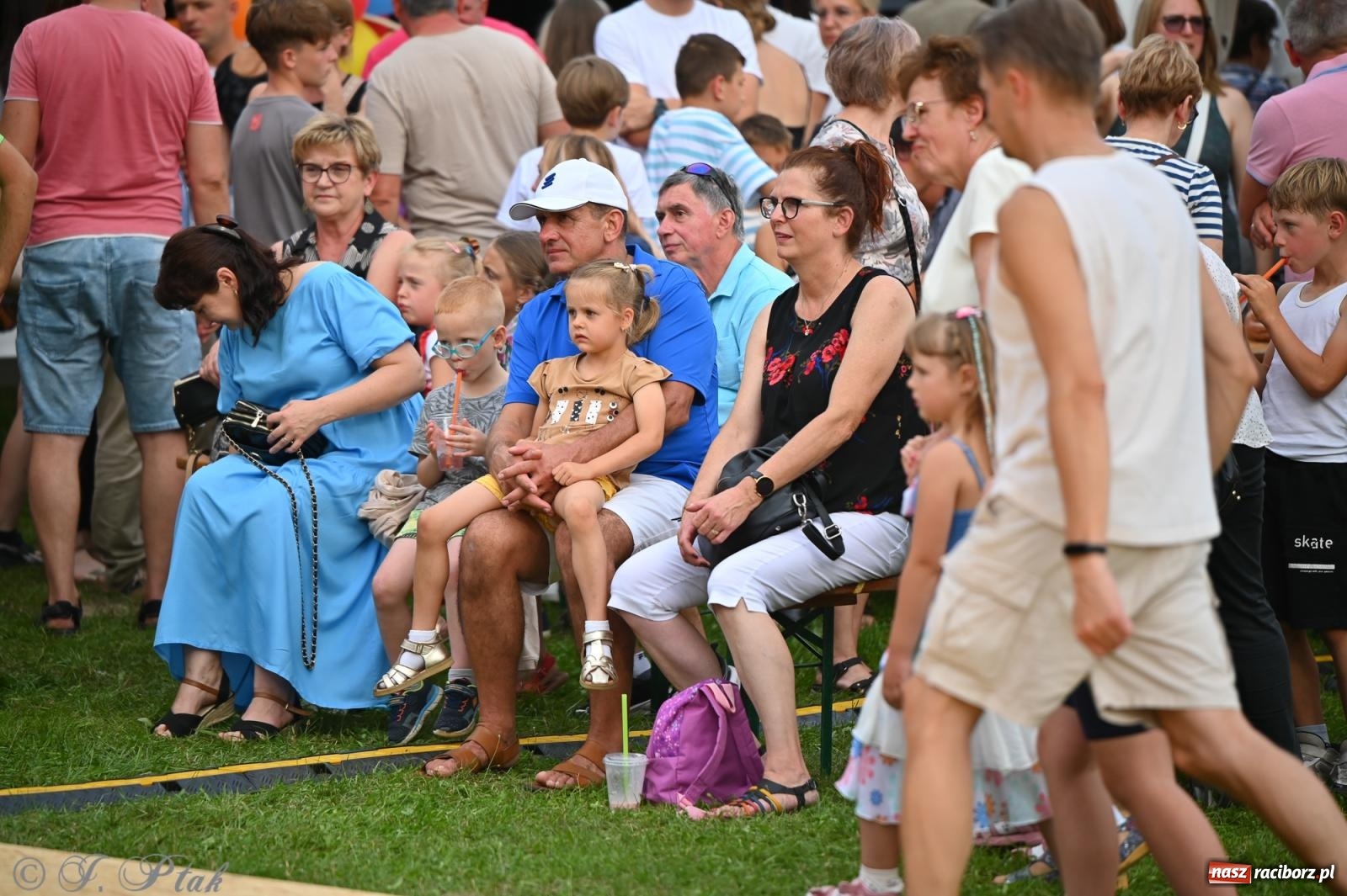 Zdjęcie w galerii na portalu naszraciborz.pl: Trzeci festyn parafialny w Raciborzu-Brzeziu – rodzinne święto z udziałem gości z całego województwa - relacja na bis! wiadomości z regionu