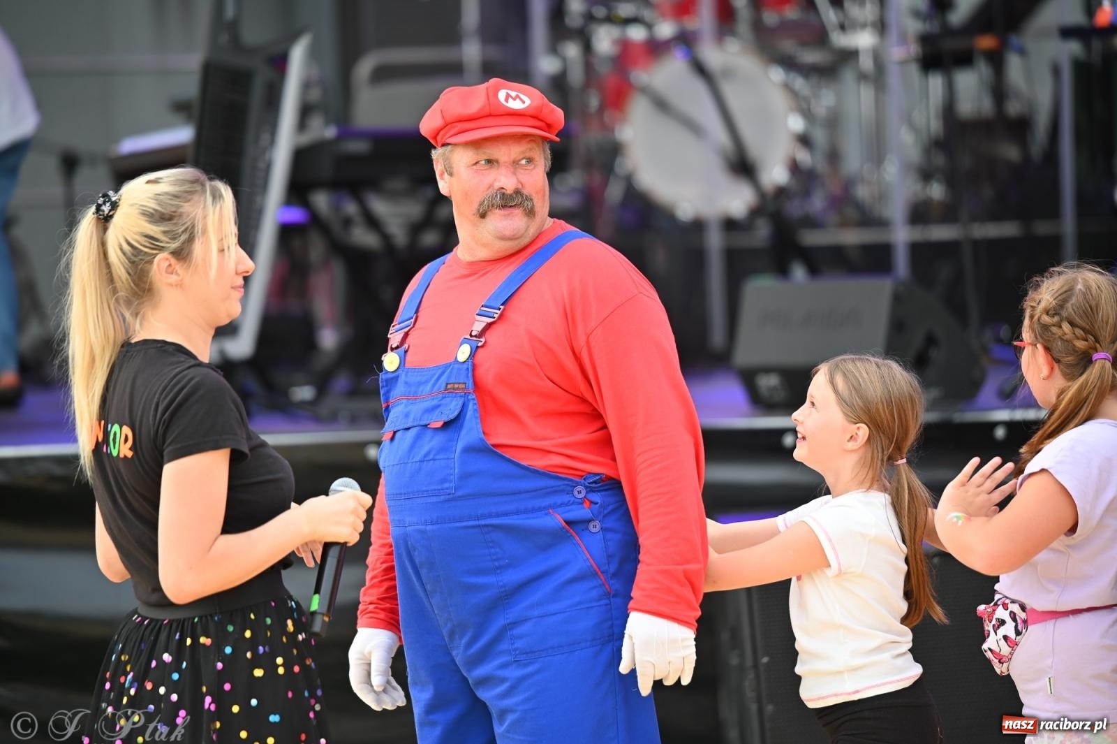 Zdjęcie w galerii na portalu naszraciborz.pl: Trzeci festyn parafialny w Raciborzu-Brzeziu – rodzinne święto z udziałem gości z całego województwa - relacja na bis! wiadomości z regionu