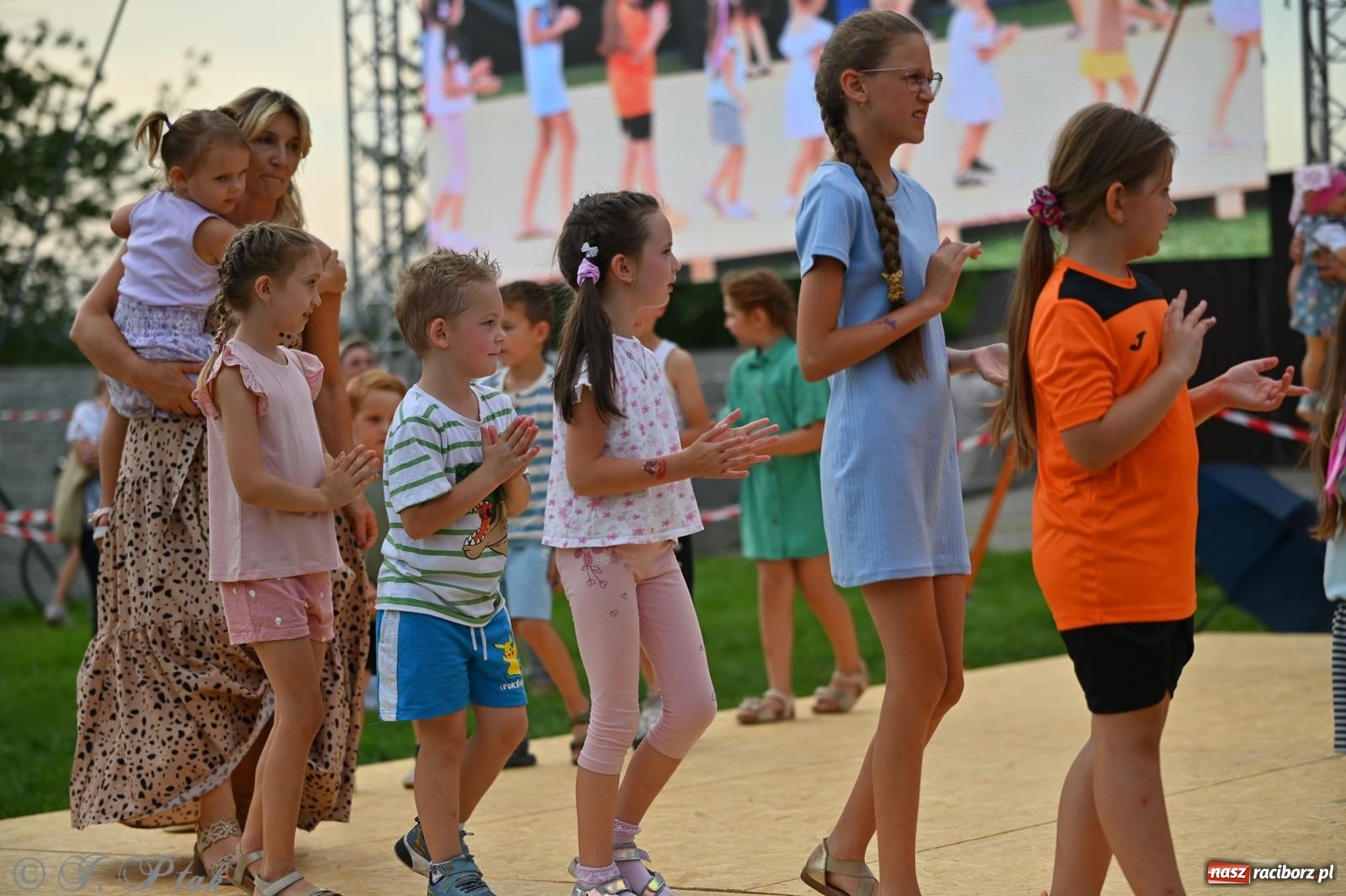 Zdjęcie w galerii na portalu naszraciborz.pl: Trzeci festyn parafialny w Raciborzu-Brzeziu – rodzinne święto z udziałem gości z całego województwa - relacja na bis! wiadomości z regionu