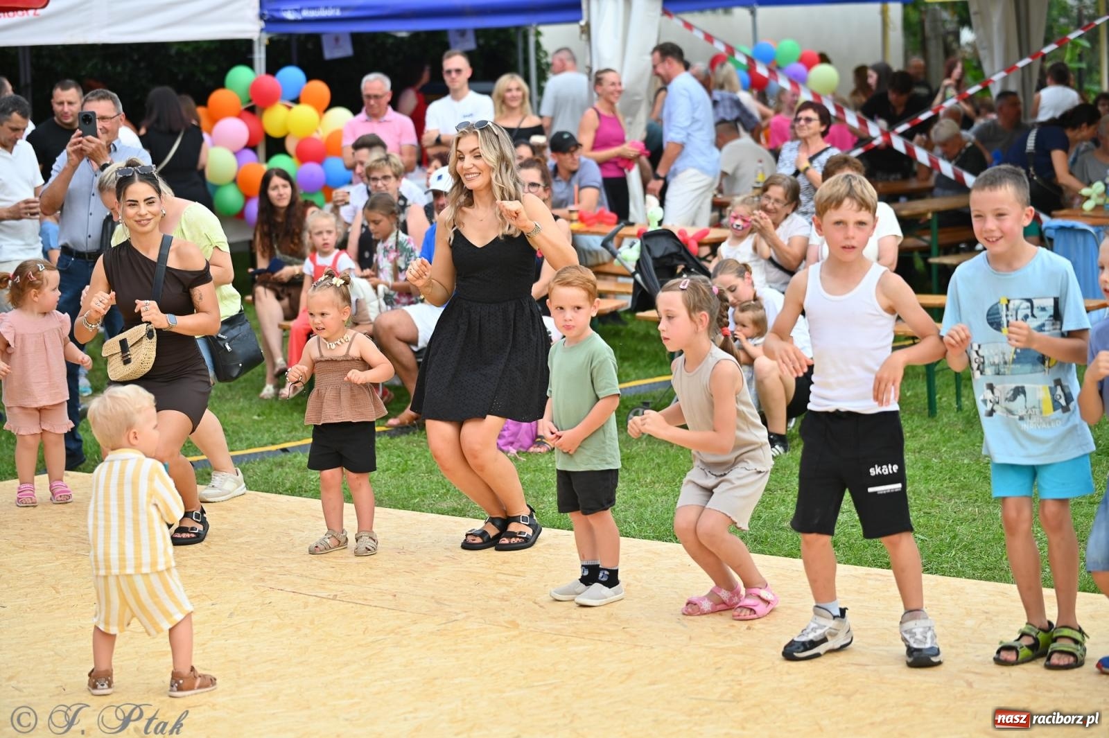 Zdjęcie w galerii na portalu naszraciborz.pl: Trzeci festyn parafialny w Raciborzu-Brzeziu – rodzinne święto z udziałem gości z całego województwa - relacja na bis! wiadomości z regionu