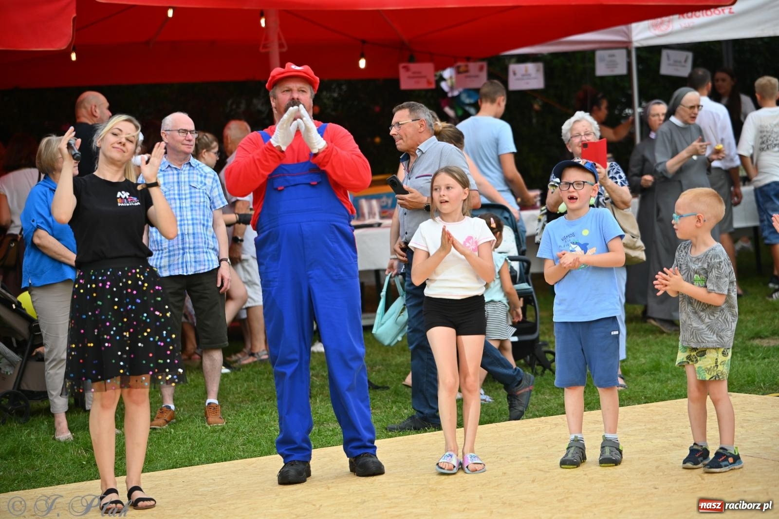 Zdjęcie w galerii na portalu naszraciborz.pl: Trzeci festyn parafialny w Raciborzu-Brzeziu – rodzinne święto z udziałem gości z całego województwa - relacja na bis! wiadomości z regionu