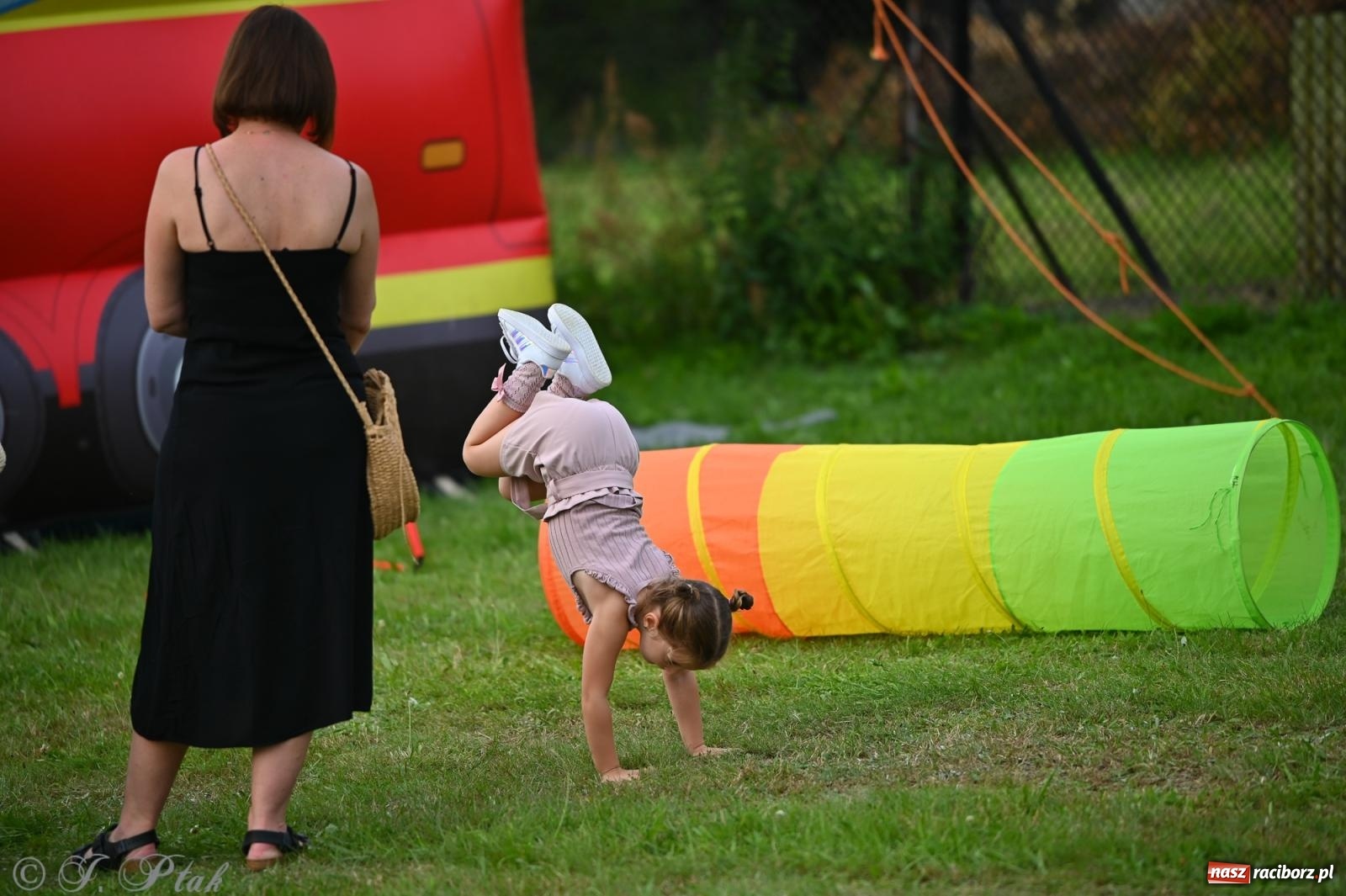 Zdjęcie w galerii na portalu naszraciborz.pl: Trzeci festyn parafialny w Raciborzu-Brzeziu – rodzinne święto z udziałem gości z całego województwa - relacja na bis! wiadomości z regionu