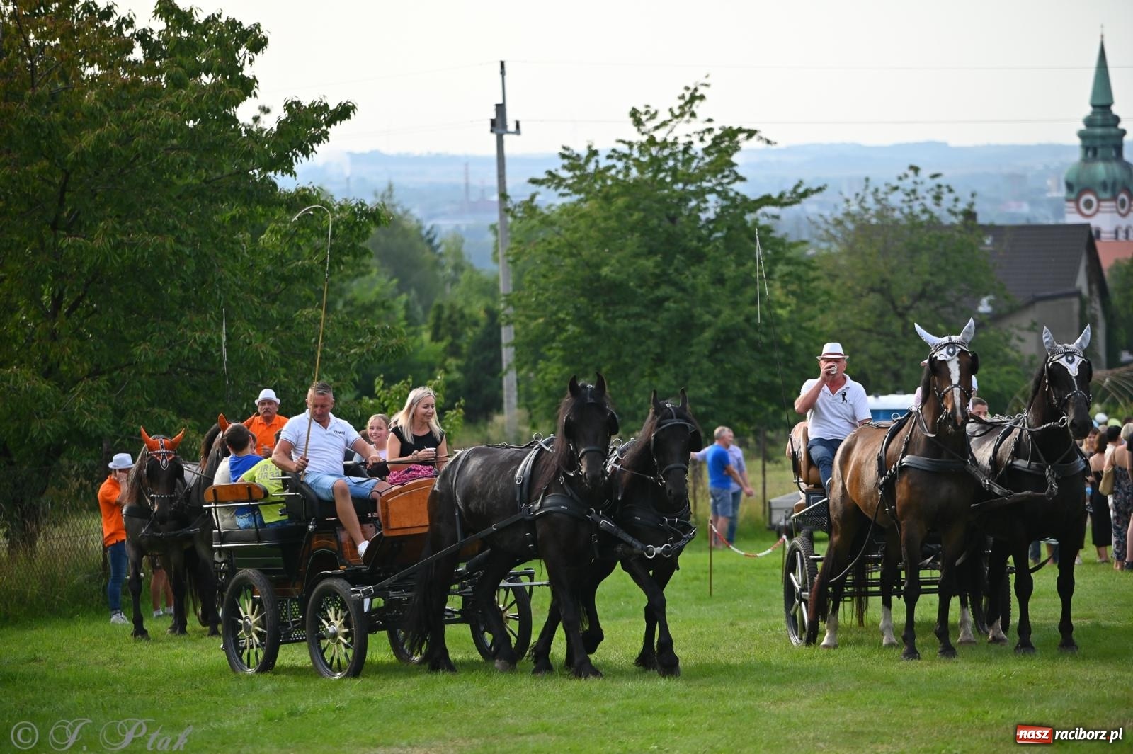 Zdjęcie w galerii na portalu naszraciborz.pl: Trzeci festyn parafialny w Raciborzu-Brzeziu – rodzinne święto z udziałem gości z całego województwa - relacja na bis! wiadomości z regionu