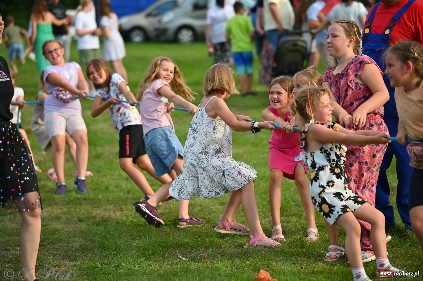 Zdjęcie w galerii na portalu naszraciborz.pl: Trzeci festyn parafialny w Raciborzu-Brzeziu – rodzinne święto z udziałem gości z całego województwa - relacja na bis! wiadomości z regionu