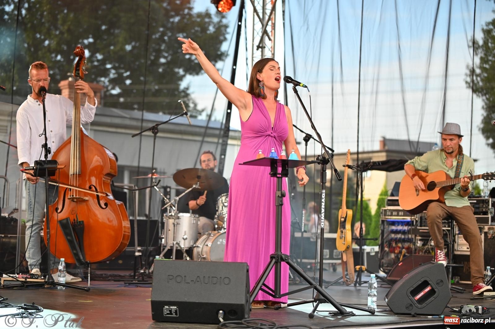 Zdjęcie w galerii na portalu naszraciborz.pl: Trzeci festyn parafialny w Raciborzu-Brzeziu – rodzinne święto z udziałem gości z całego województwa - relacja na bis! wiadomości z regionu