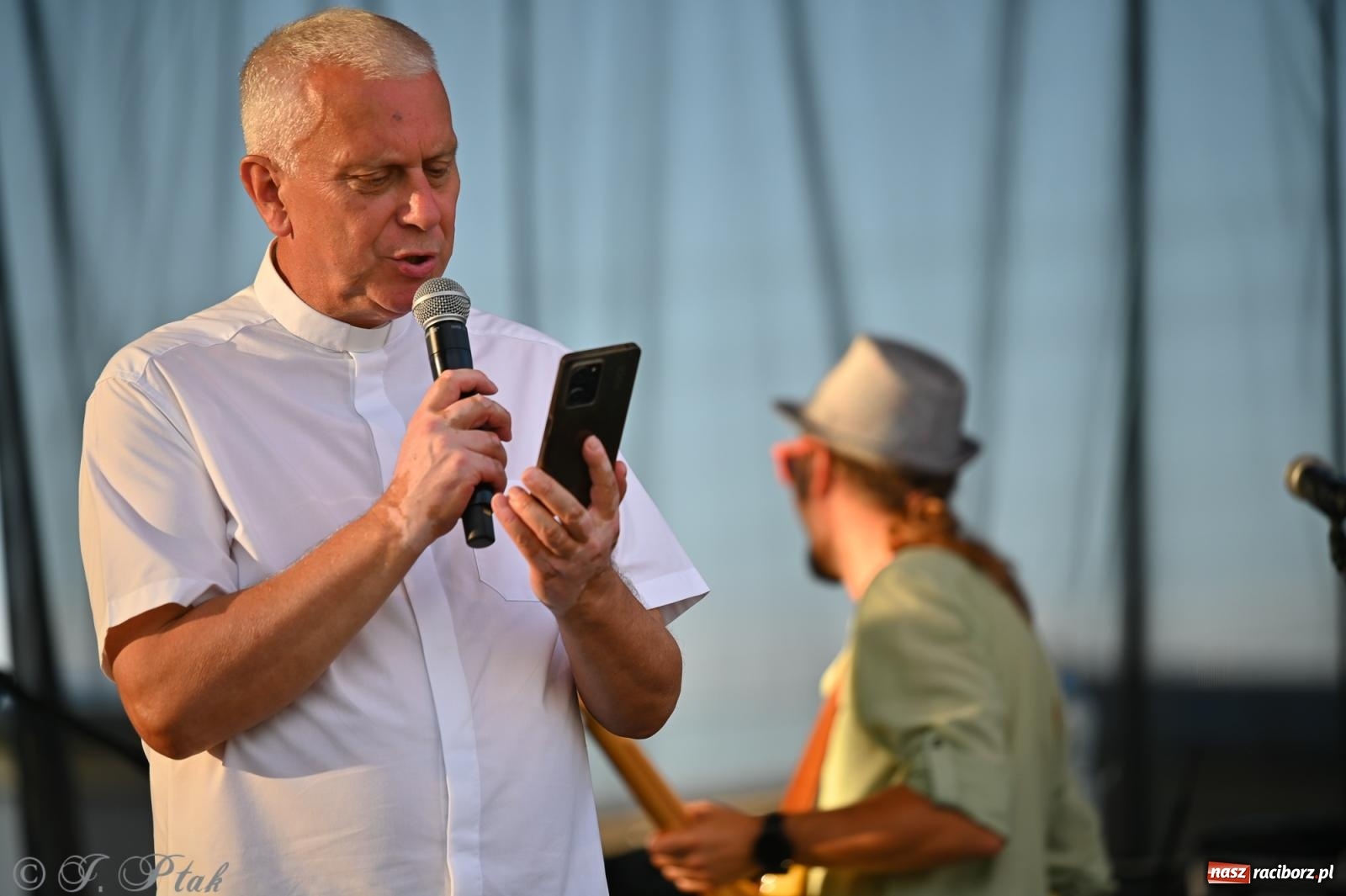 Zdjęcie w galerii na portalu naszraciborz.pl: Trzeci festyn parafialny w Raciborzu-Brzeziu – rodzinne święto z udziałem gości z całego województwa - relacja na bis! wiadomości z regionu