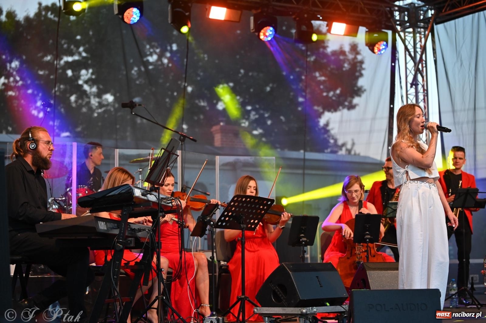 Zdjęcie w galerii na portalu naszraciborz.pl: Trzeci festyn parafialny w Raciborzu-Brzeziu – rodzinne święto z udziałem gości z całego województwa - relacja na bis! wiadomości z regionu