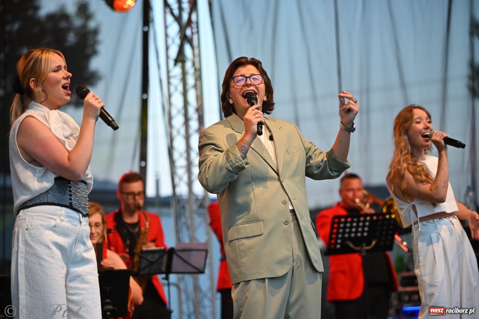 Zdjęcie w galerii na portalu naszraciborz.pl: Trzeci festyn parafialny w Raciborzu-Brzeziu – rodzinne święto z udziałem gości z całego województwa - relacja na bis! wiadomości z regionu