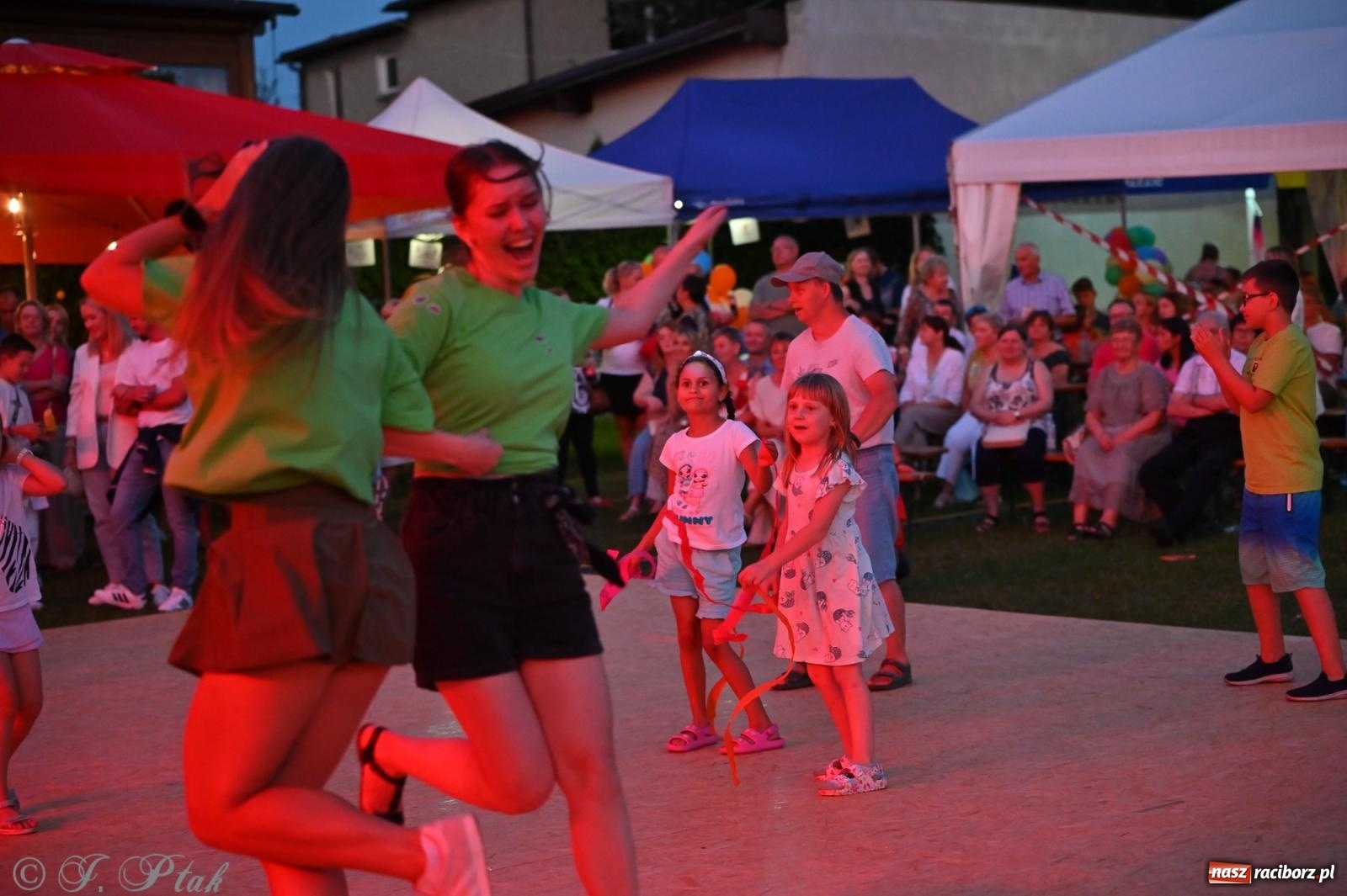 Zdjęcie w galerii na portalu naszraciborz.pl: Trzeci festyn parafialny w Raciborzu-Brzeziu – rodzinne święto z udziałem gości z całego województwa - relacja na bis! wiadomości z regionu
