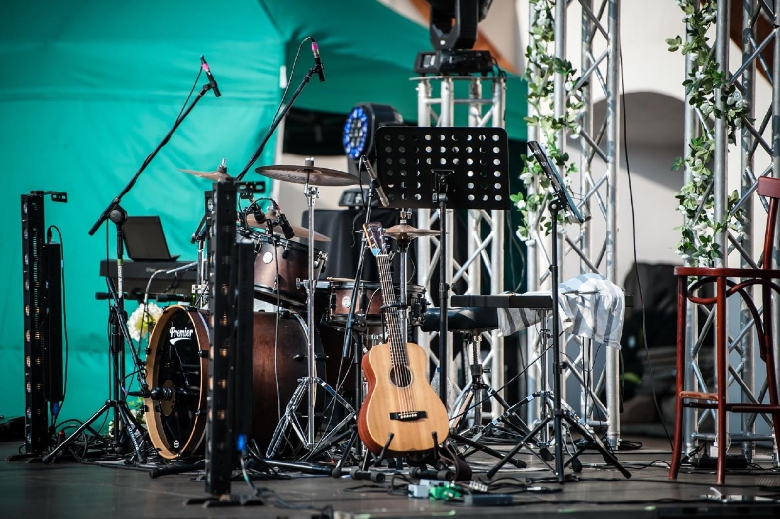 Zdjęcie w galerii na portalu naszraciborz.pl: Z miłości do muzyki – jubileuszowy koncert Voltage na Zamku Piastowskim. W roli głównej Justyna Bulenda wiadomości z regionu