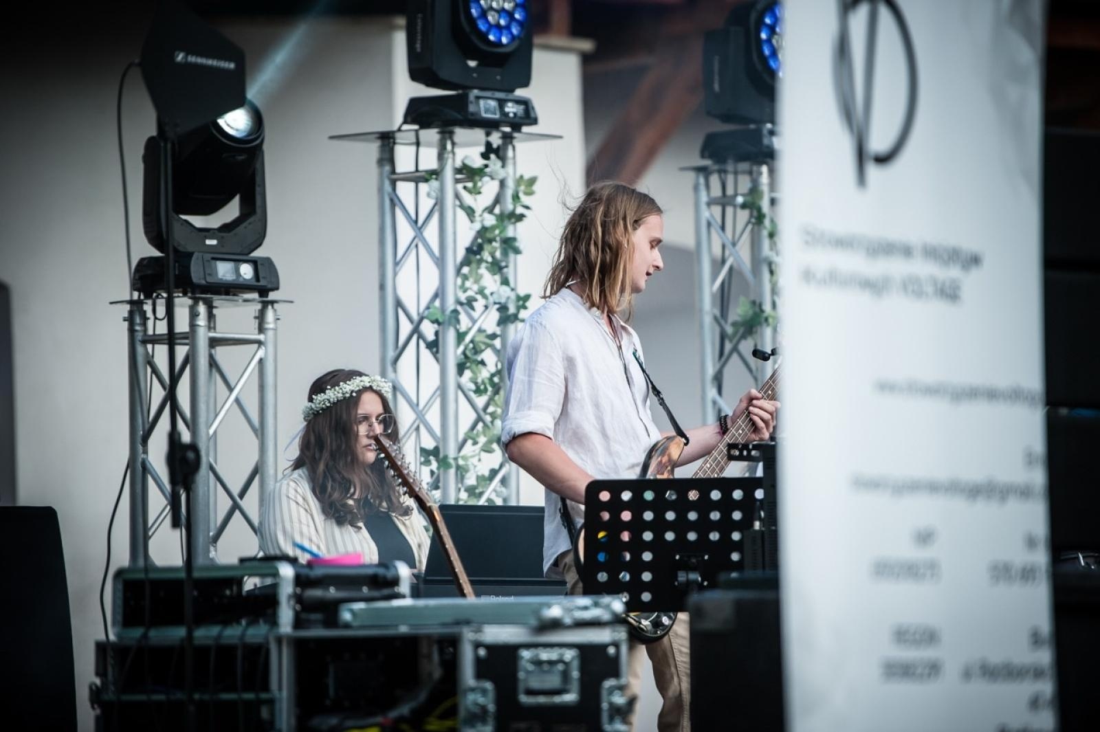 Zdjęcie w galerii na portalu naszraciborz.pl: Z miłości do muzyki – jubileuszowy koncert Voltage na Zamku Piastowskim. W roli głównej Justyna Bulenda wiadomości z regionu