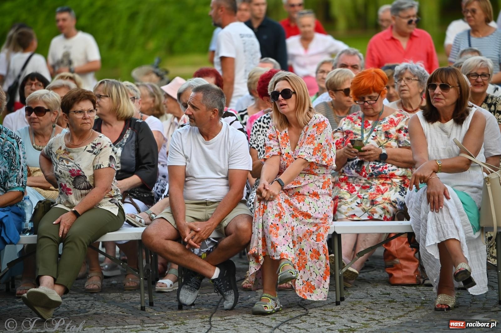 Zdjęcie w galerii na portalu naszraciborz.pl: Muzyczna uczta w Parku Roth – Raciborska Orkiestra Dęta Plania zaprezentowała najpiękniejsze covery wiadomości z regionu