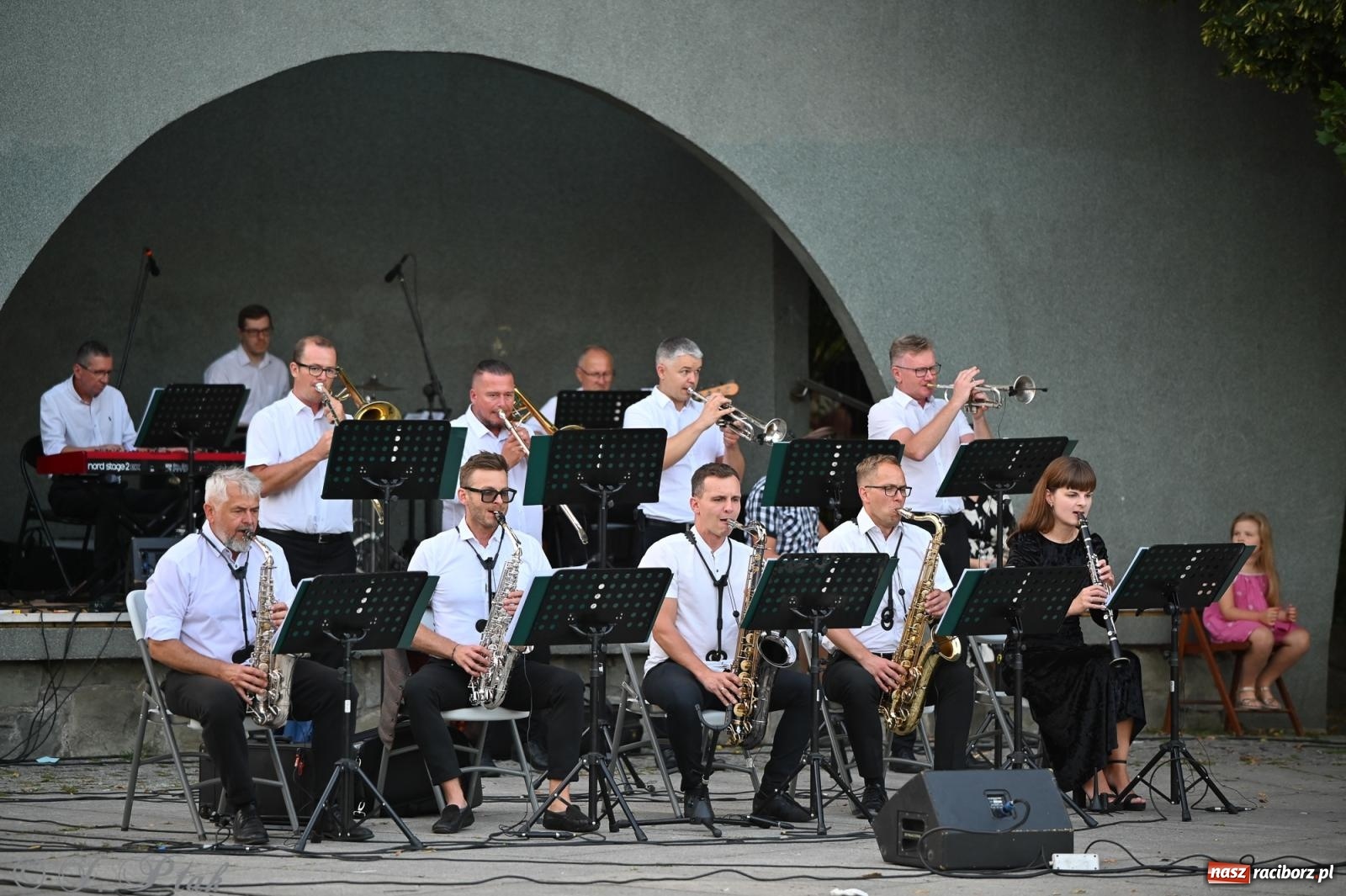 Zdjęcie w galerii na portalu naszraciborz.pl: Muzyczna uczta w Parku Roth – Raciborska Orkiestra Dęta Plania zaprezentowała najpiękniejsze covery wiadomości z regionu