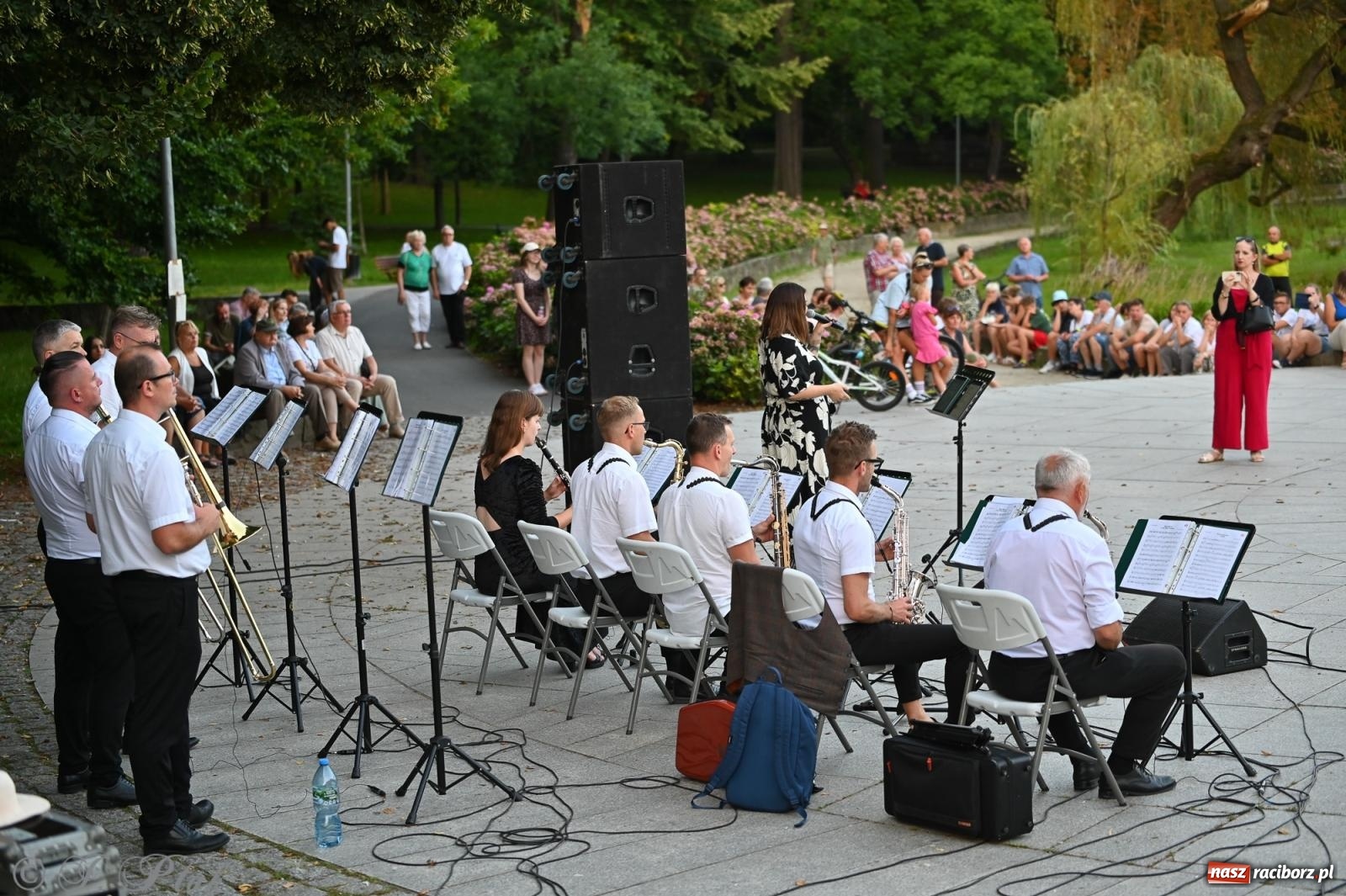 Zdjęcie w galerii na portalu naszraciborz.pl: Muzyczna uczta w Parku Roth – Raciborska Orkiestra Dęta Plania zaprezentowała najpiękniejsze covery wiadomości z regionu