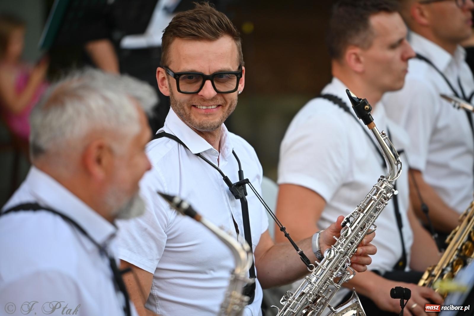 Zdjęcie w galerii na portalu naszraciborz.pl: Muzyczna uczta w Parku Roth – Raciborska Orkiestra Dęta Plania zaprezentowała najpiękniejsze covery wiadomości z regionu