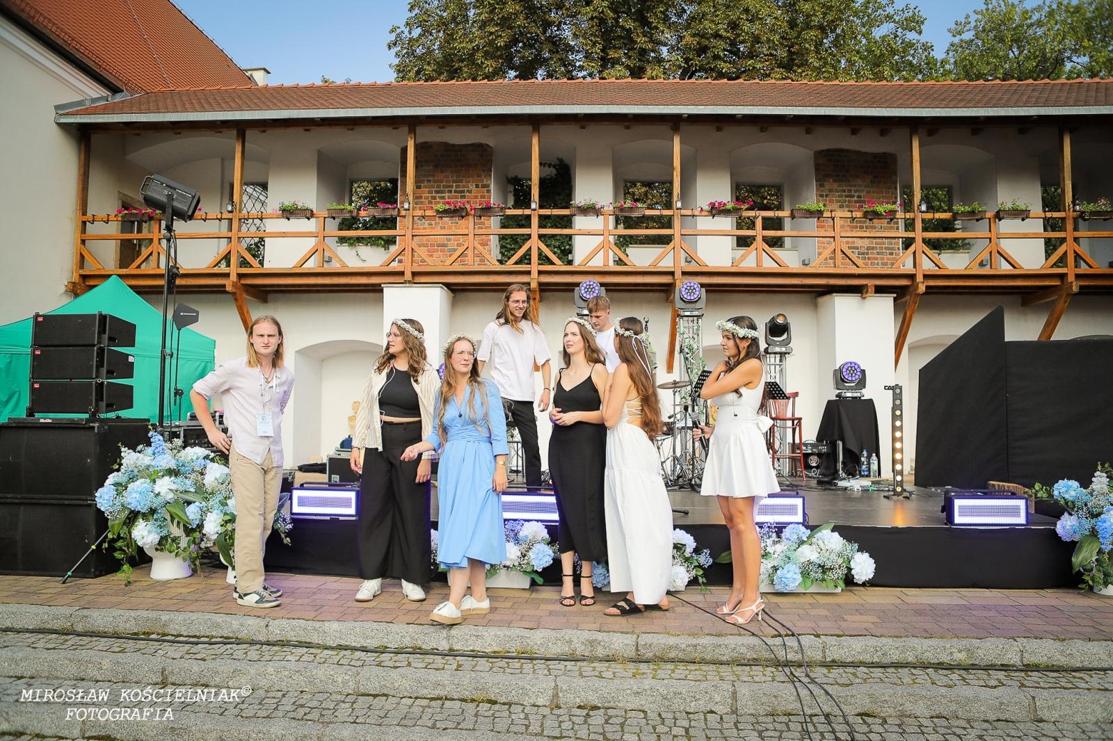 Zdjęcie w galerii na portalu naszraciborz.pl: Muzyczne emocje na bis – jubileuszowy koncert Z miłości do muzyki na Zamku Piastowskim wiadomości z regionu