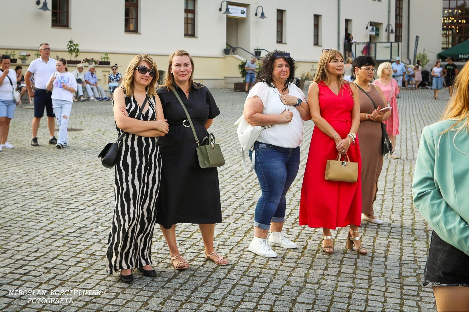 Zdjęcie w galerii na portalu naszraciborz.pl: Muzyczne emocje na bis – jubileuszowy koncert Z miłości do muzyki na Zamku Piastowskim wiadomości z regionu