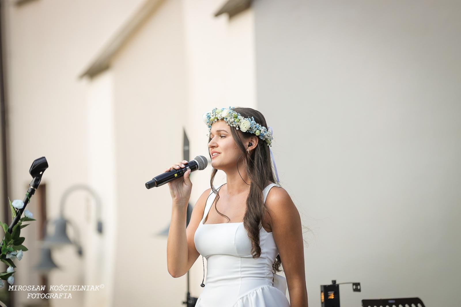 Zdjęcie w galerii na portalu naszraciborz.pl: Muzyczne emocje na bis – jubileuszowy koncert Z miłości do muzyki na Zamku Piastowskim wiadomości z regionu