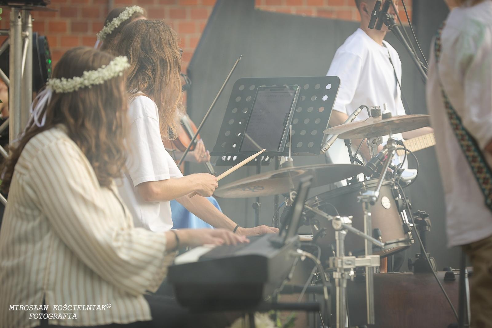 Zdjęcie w galerii na portalu naszraciborz.pl: Muzyczne emocje na bis – jubileuszowy koncert Z miłości do muzyki na Zamku Piastowskim wiadomości z regionu