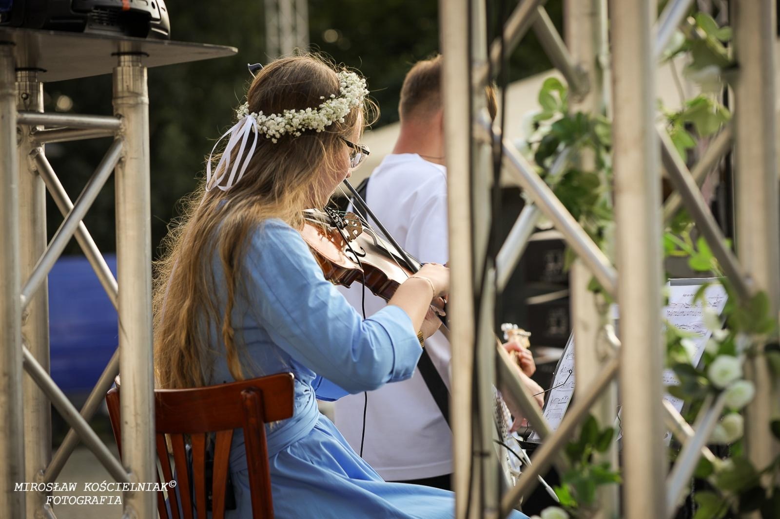 Zdjęcie w galerii na portalu naszraciborz.pl: Muzyczne emocje na bis – jubileuszowy koncert Z miłości do muzyki na Zamku Piastowskim wiadomości z regionu