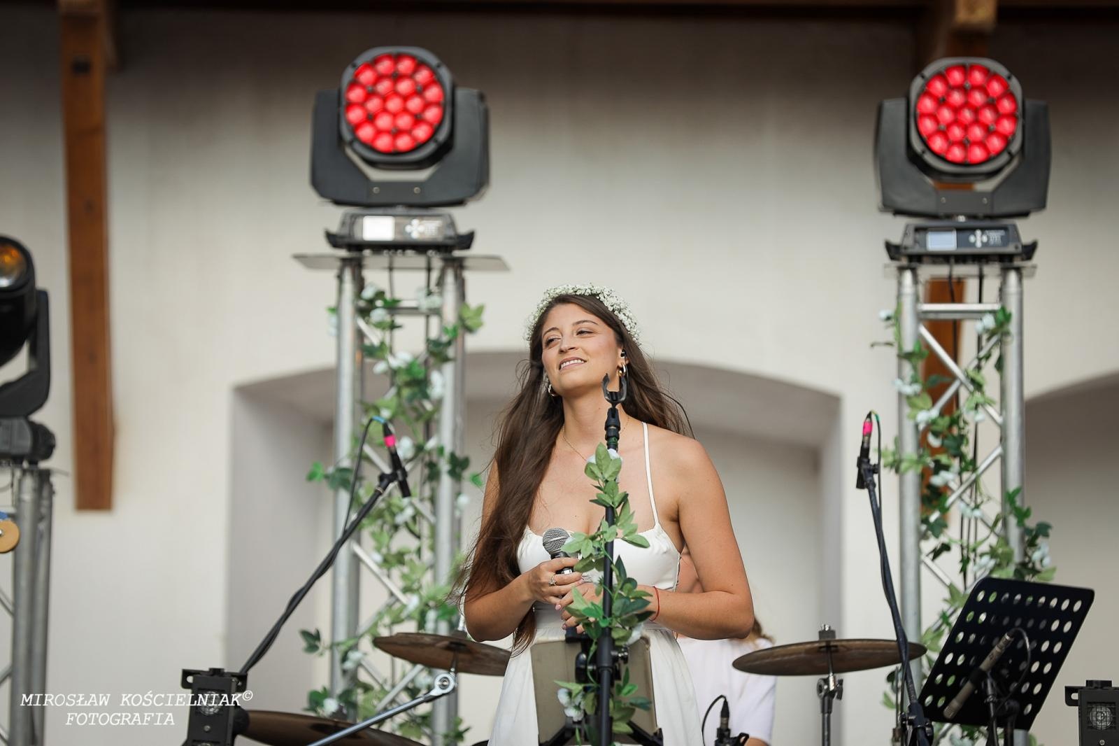 Zdjęcie w galerii na portalu naszraciborz.pl: Muzyczne emocje na bis – jubileuszowy koncert Z miłości do muzyki na Zamku Piastowskim wiadomości z regionu