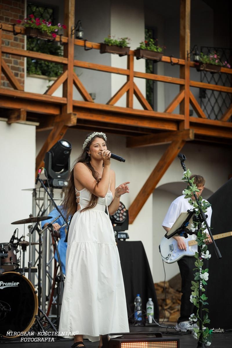 Zdjęcie w galerii na portalu naszraciborz.pl: Muzyczne emocje na bis – jubileuszowy koncert Z miłości do muzyki na Zamku Piastowskim wiadomości z regionu