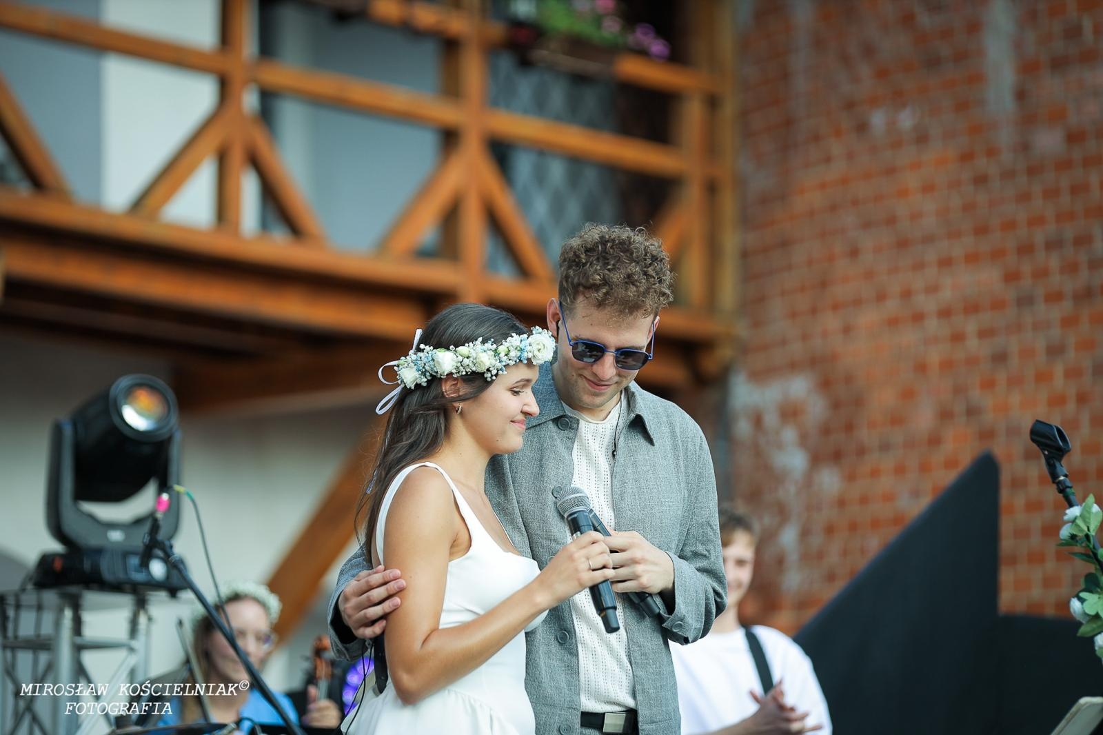 Zdjęcie w galerii na portalu naszraciborz.pl: Muzyczne emocje na bis – jubileuszowy koncert Z miłości do muzyki na Zamku Piastowskim wiadomości z regionu