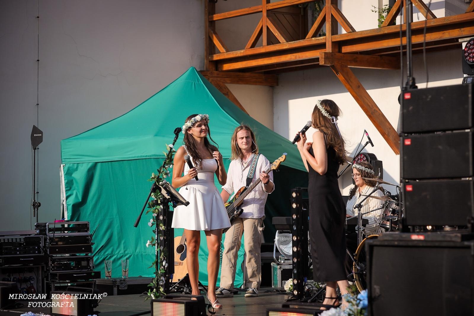 Zdjęcie w galerii na portalu naszraciborz.pl: Muzyczne emocje na bis – jubileuszowy koncert Z miłości do muzyki na Zamku Piastowskim wiadomości z regionu