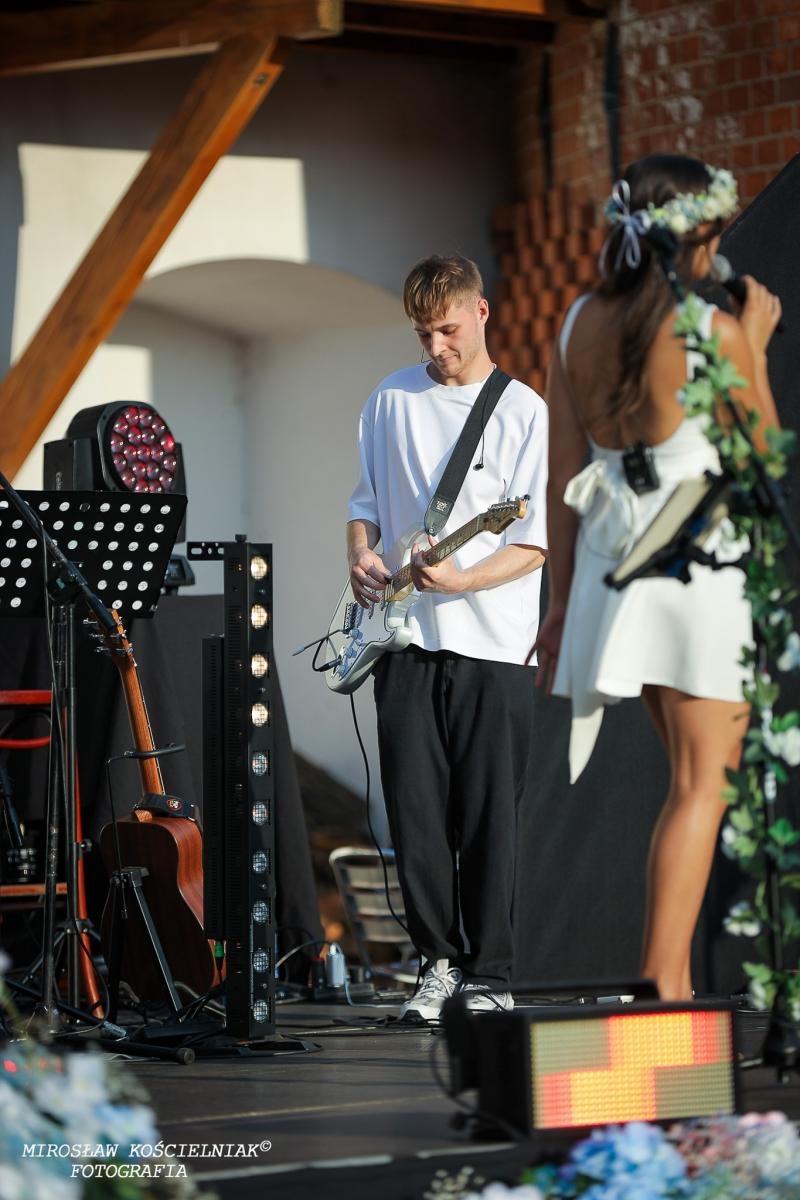 Zdjęcie w galerii na portalu naszraciborz.pl: Muzyczne emocje na bis – jubileuszowy koncert Z miłości do muzyki na Zamku Piastowskim wiadomości z regionu