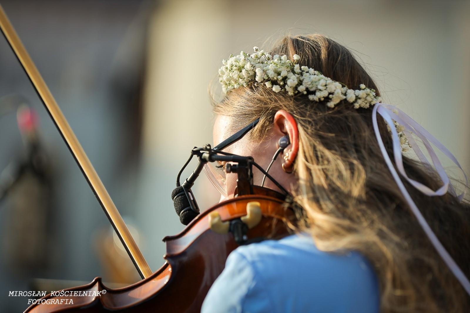 Zdjęcie w galerii na portalu naszraciborz.pl: Muzyczne emocje na bis – jubileuszowy koncert Z miłości do muzyki na Zamku Piastowskim wiadomości z regionu
