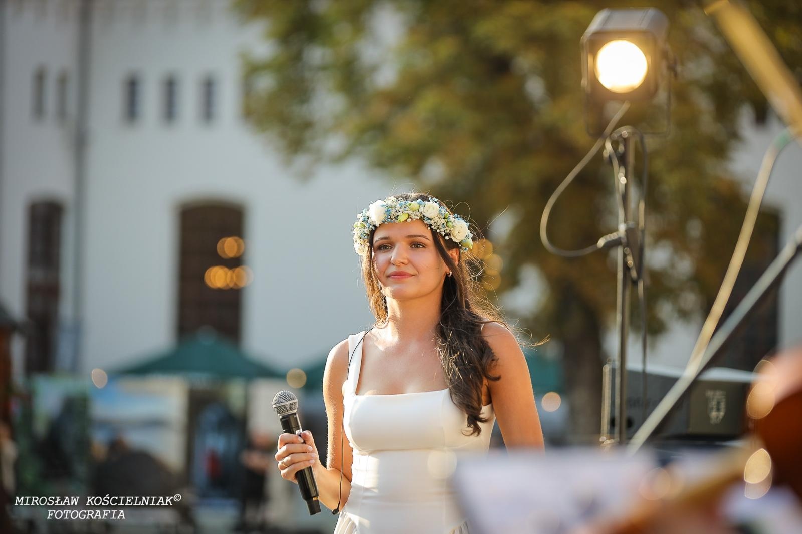 Zdjęcie w galerii na portalu naszraciborz.pl: Muzyczne emocje na bis – jubileuszowy koncert Z miłości do muzyki na Zamku Piastowskim wiadomości z regionu