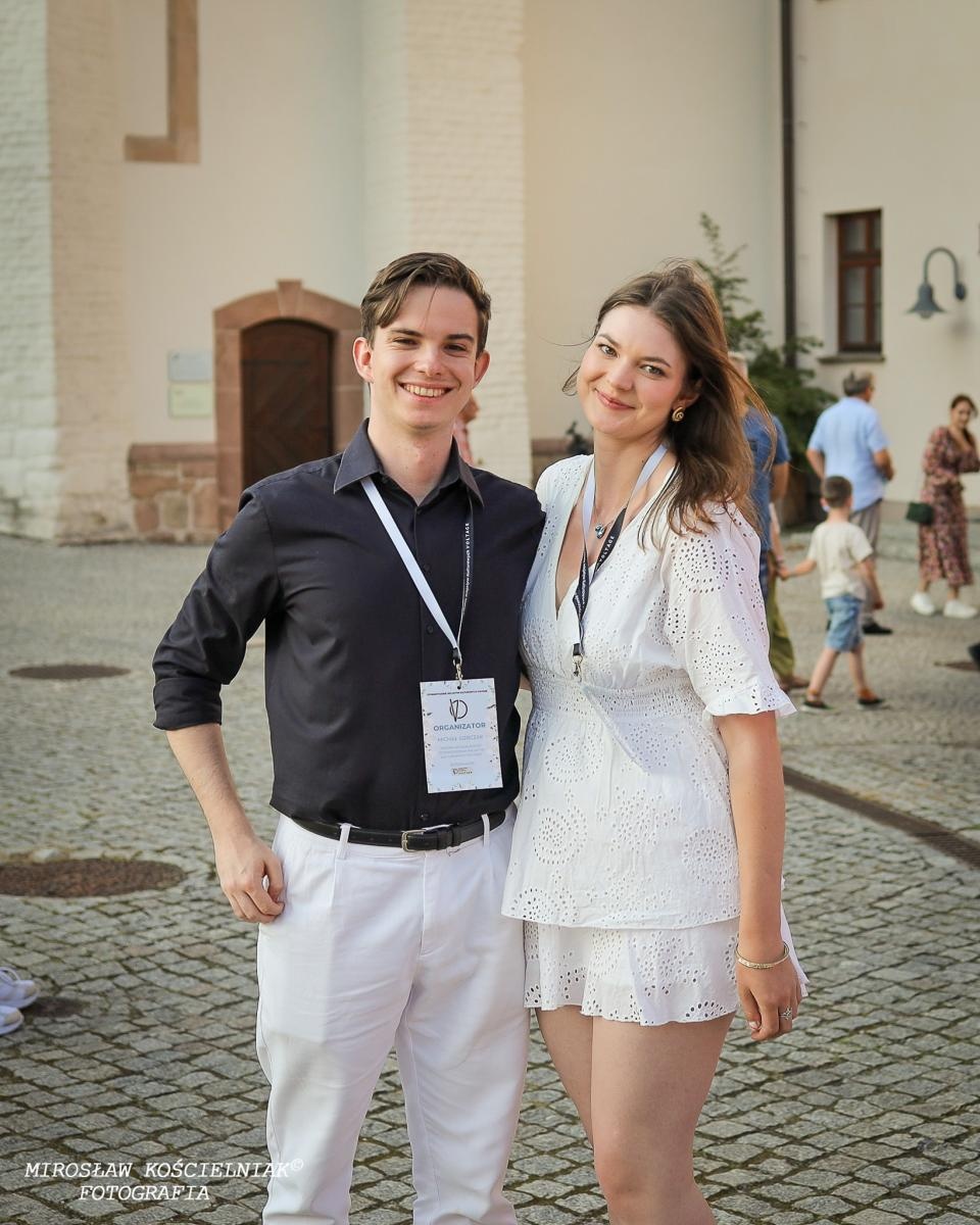 Zdjęcie w galerii na portalu naszraciborz.pl: Muzyczne emocje na bis – jubileuszowy koncert Z miłości do muzyki na Zamku Piastowskim wiadomości z regionu