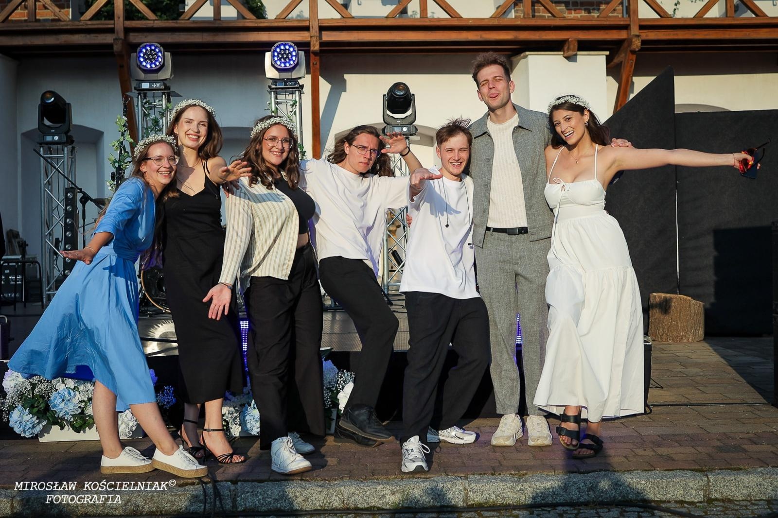 Zdjęcie w galerii na portalu naszraciborz.pl: Muzyczne emocje na bis – jubileuszowy koncert Z miłości do muzyki na Zamku Piastowskim wiadomości z regionu