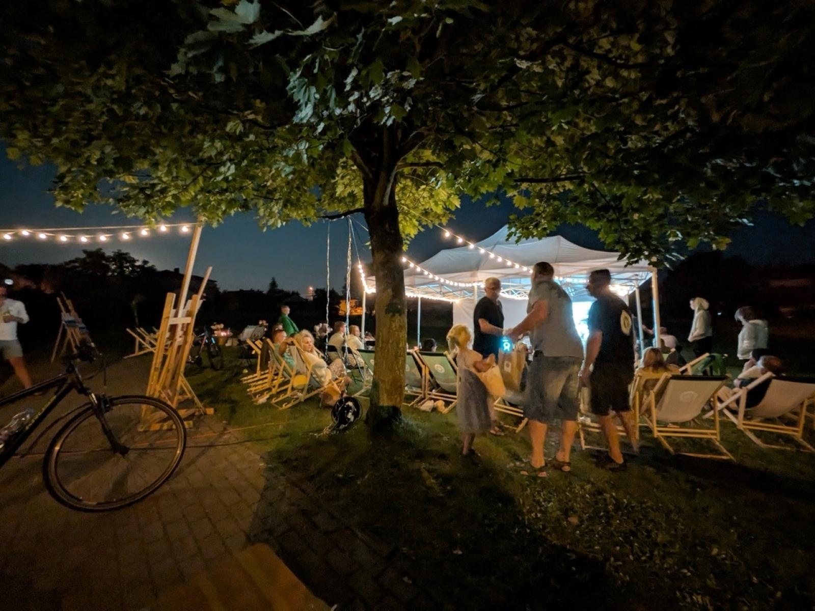 Zdjęcie w galerii na portalu naszraciborz.pl: Szymocice na wielkim ekranie – dwa weekendy pełne emocji, smaków i wspomnień [FOTO] wiadomości z regionu