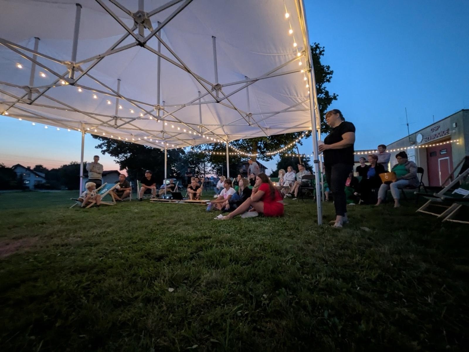 Zdjęcie w galerii na portalu naszraciborz.pl: Szymocice na wielkim ekranie – dwa weekendy pełne emocji, smaków i wspomnień [FOTO] wiadomości z regionu