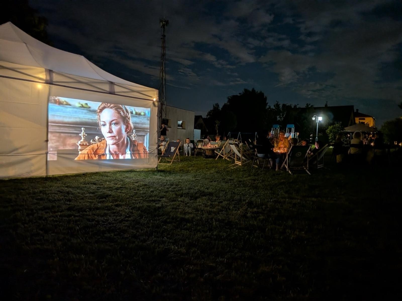 Zdjęcie w galerii na portalu naszraciborz.pl: Szymocice na wielkim ekranie – dwa weekendy pełne emocji, smaków i wspomnień [FOTO] wiadomości z regionu